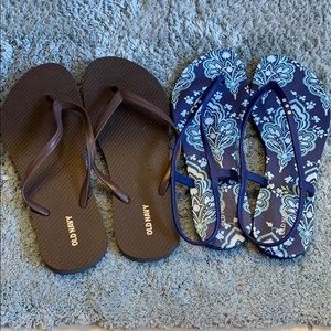 Old Navy NWOT lot of flip flops size 9